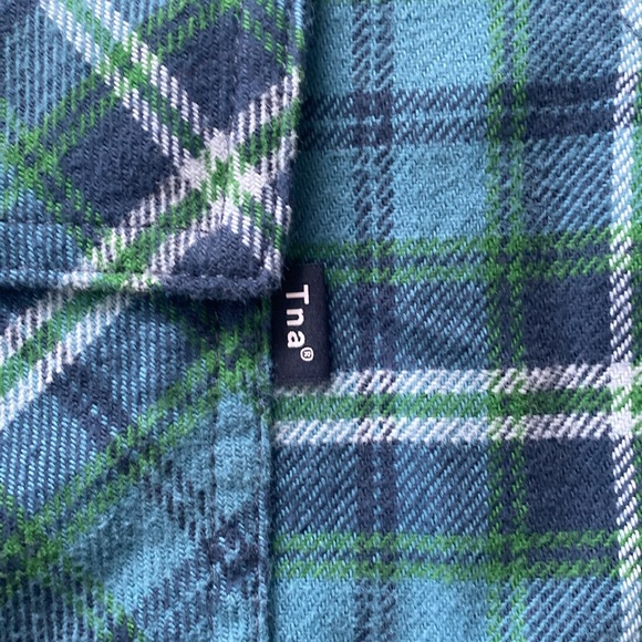 TNA green check shacket with front pockets. Size small in excellent condition - Picture 6 of 9